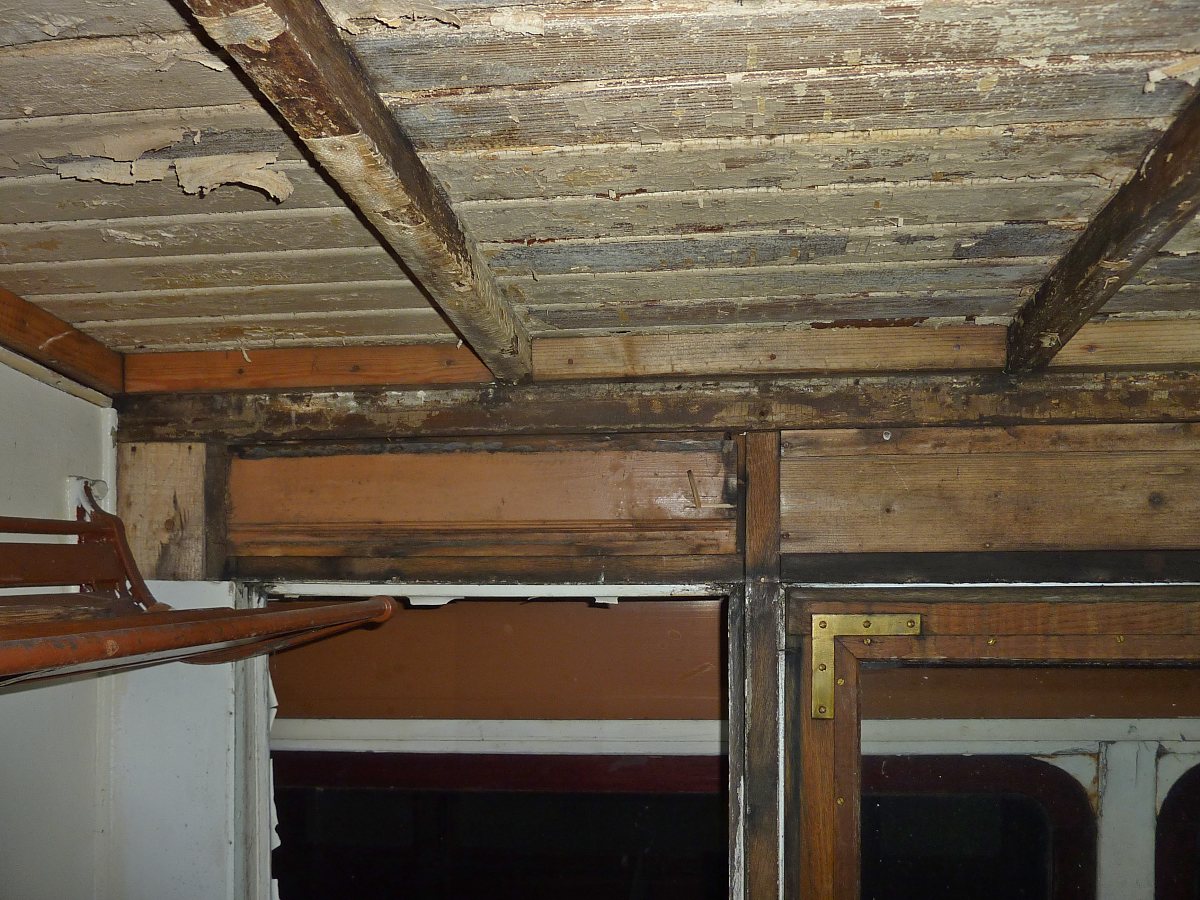20221122 Wandfllung oberhalb der Fenster2