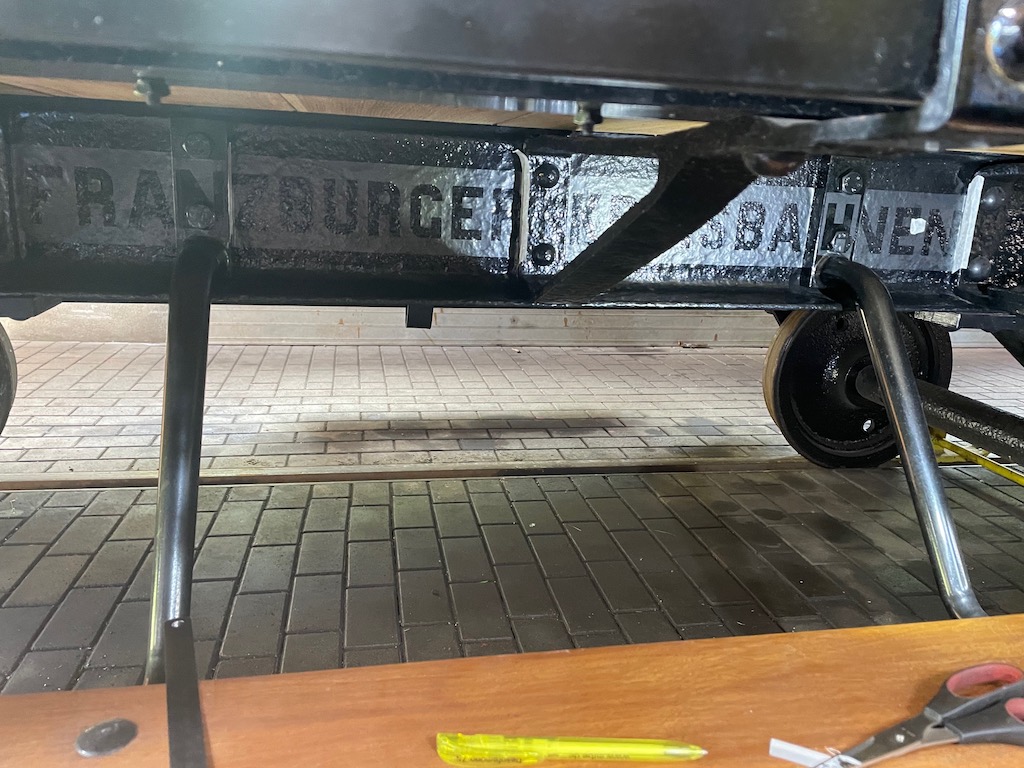 230519 Rahmen Beklebt2