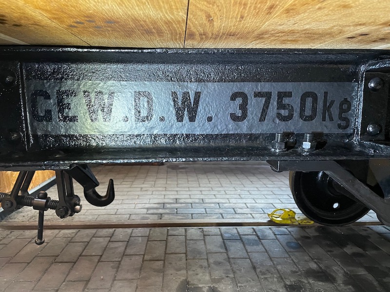 230519 Rahmen geklebt